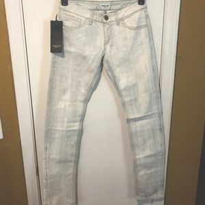 AR & J. "Camouflage" women's size 27 light streaked white wash SANDY jeans 27x32